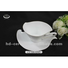 Tasse à thé en céramique design spécial avec soucoupe